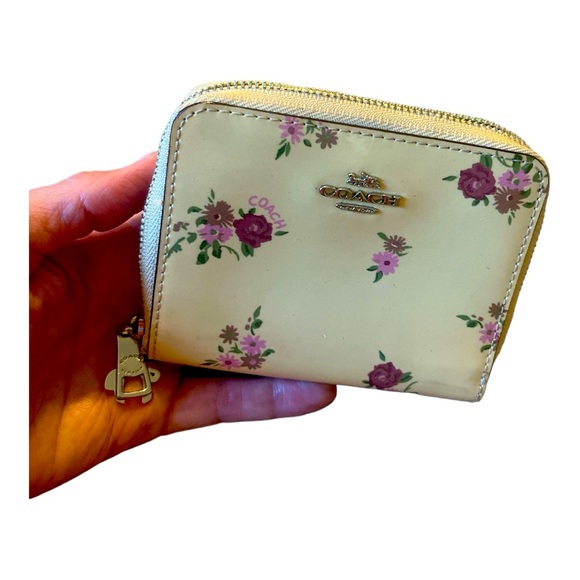 Coach Handbags - Clearance As/Is Coach Daisy Wallet Floral and Light Yellow Super Cute 🥰